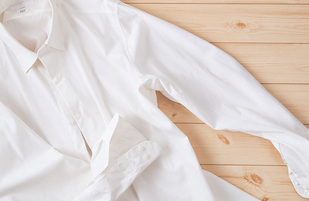 白シャツ はメンズオフィスカジュアルの最強アイテム 人気ブランド 最旬秋コーデ あした俺 なに着る